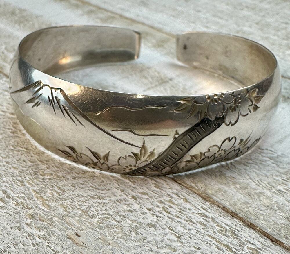 950 Sterling Silver Vintage Japanese Gold Overlay Etched Scenic Cuff Bracelet